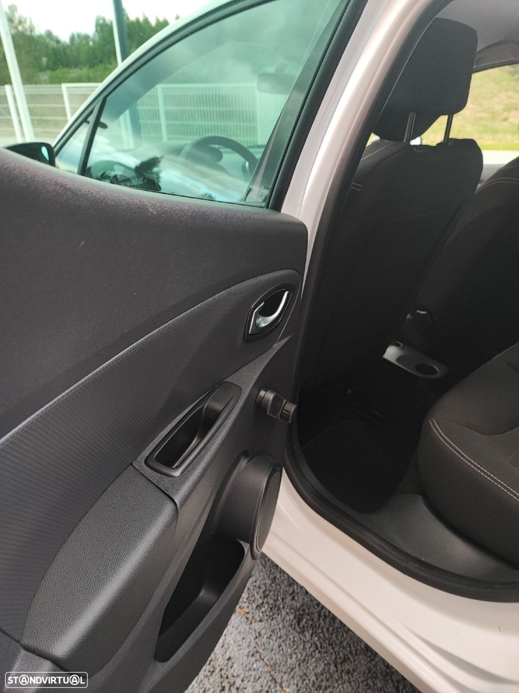 Renault Clio 0.9 TCe Limited - 27