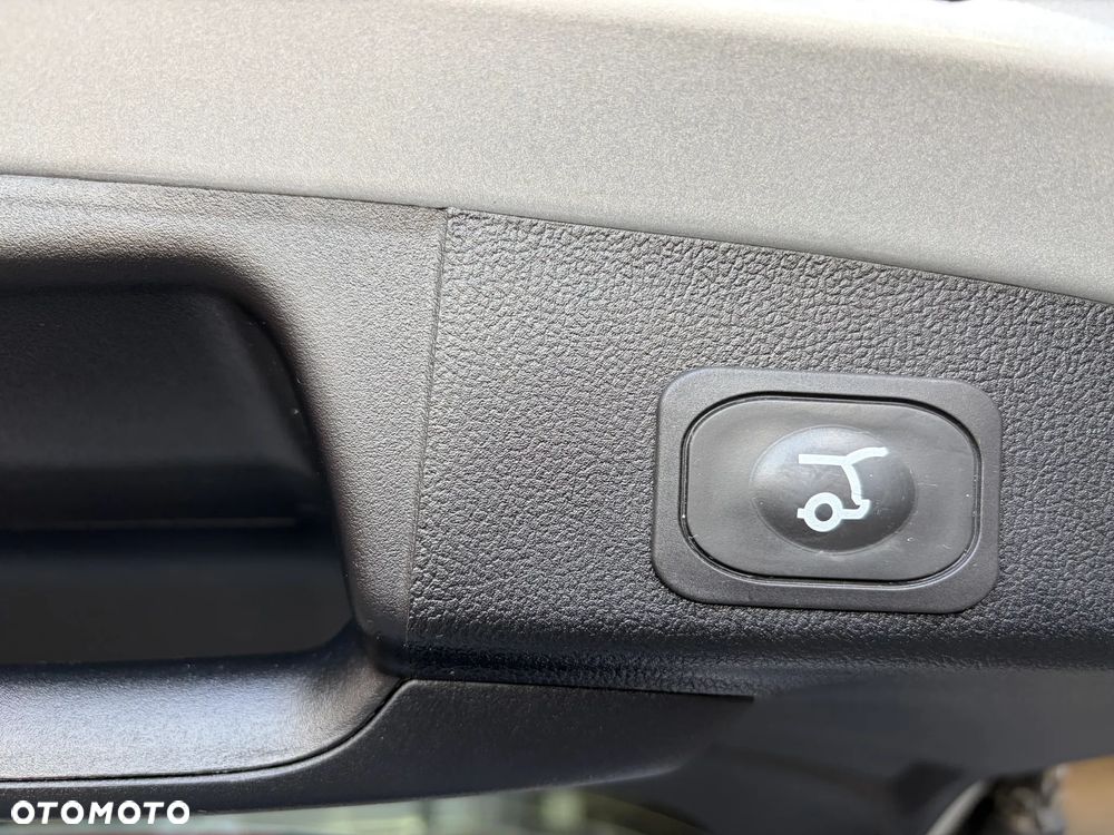 Ford Focus 1.0 EcoBoost Titanium X - 28