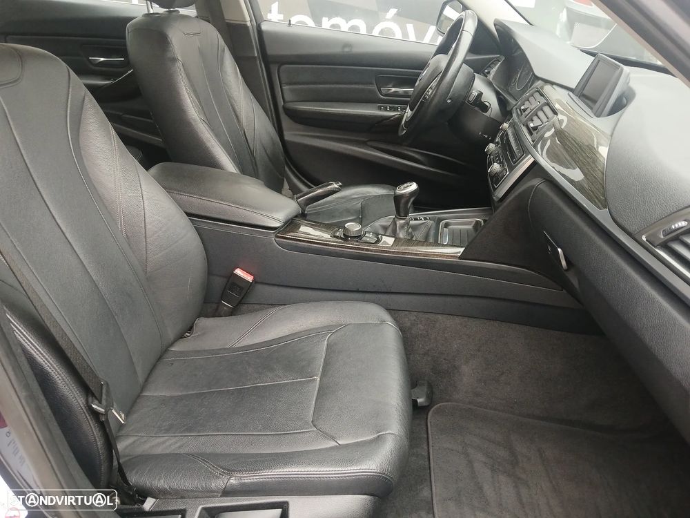 BMW 320 d Line Luxury - 15