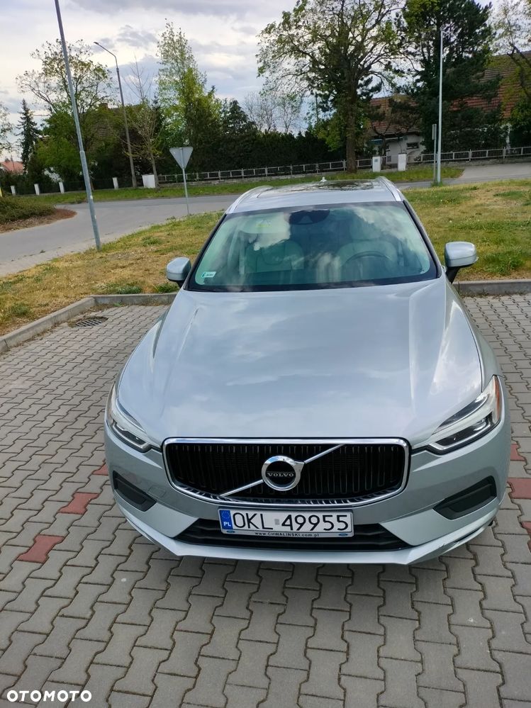 Volvo XC 60 T5 AWD Momentum - 2