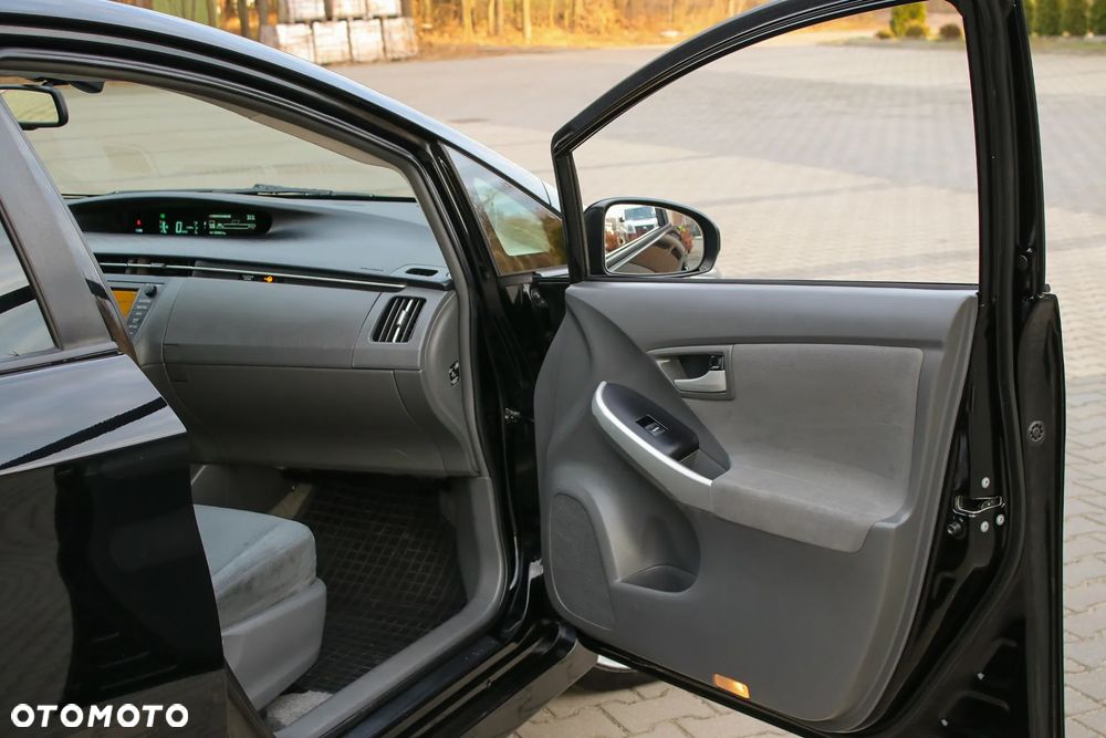 Toyota Prius (Hybrid) Executive - 20