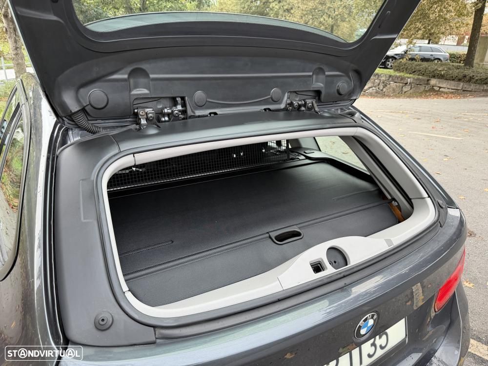 BMW 318 d Touring Line Sport Shadow Auto - 26