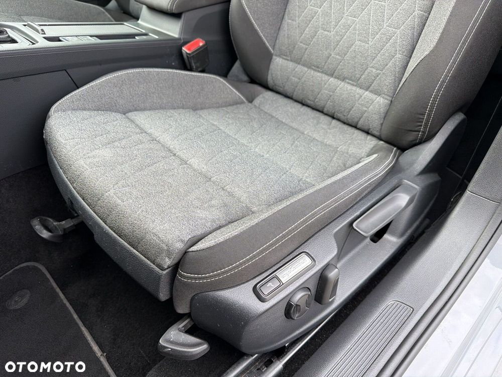 Volkswagen Passat - 13