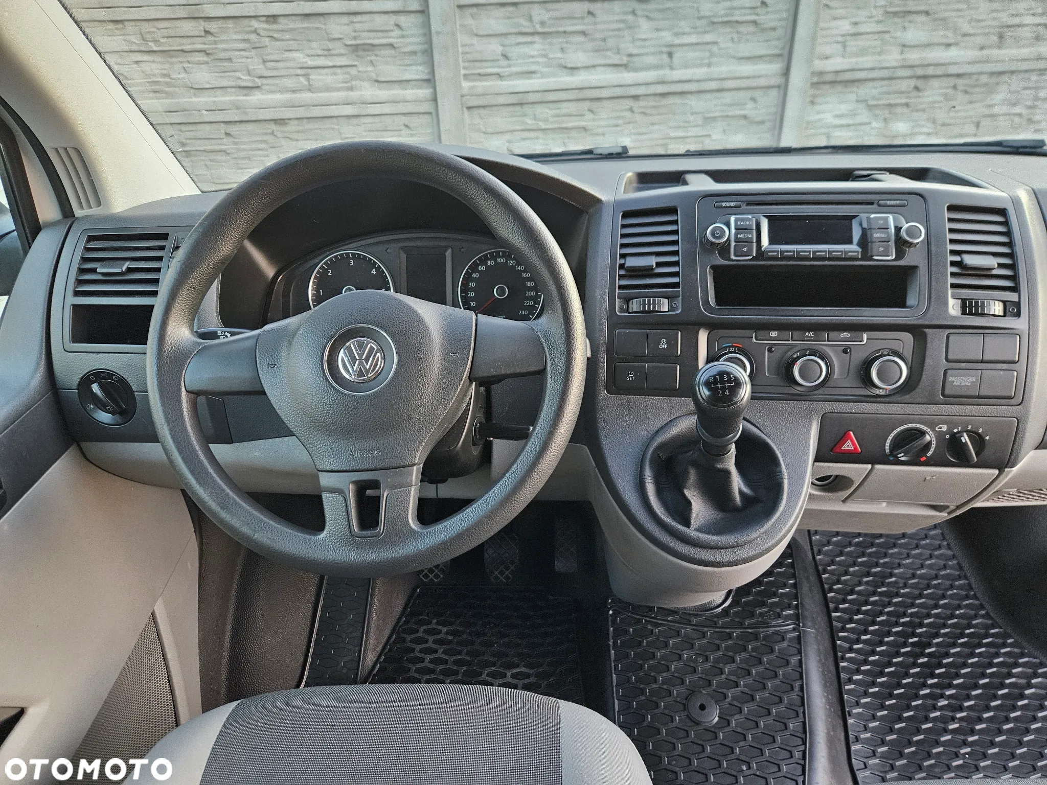 Volkswagen Transporter - 11