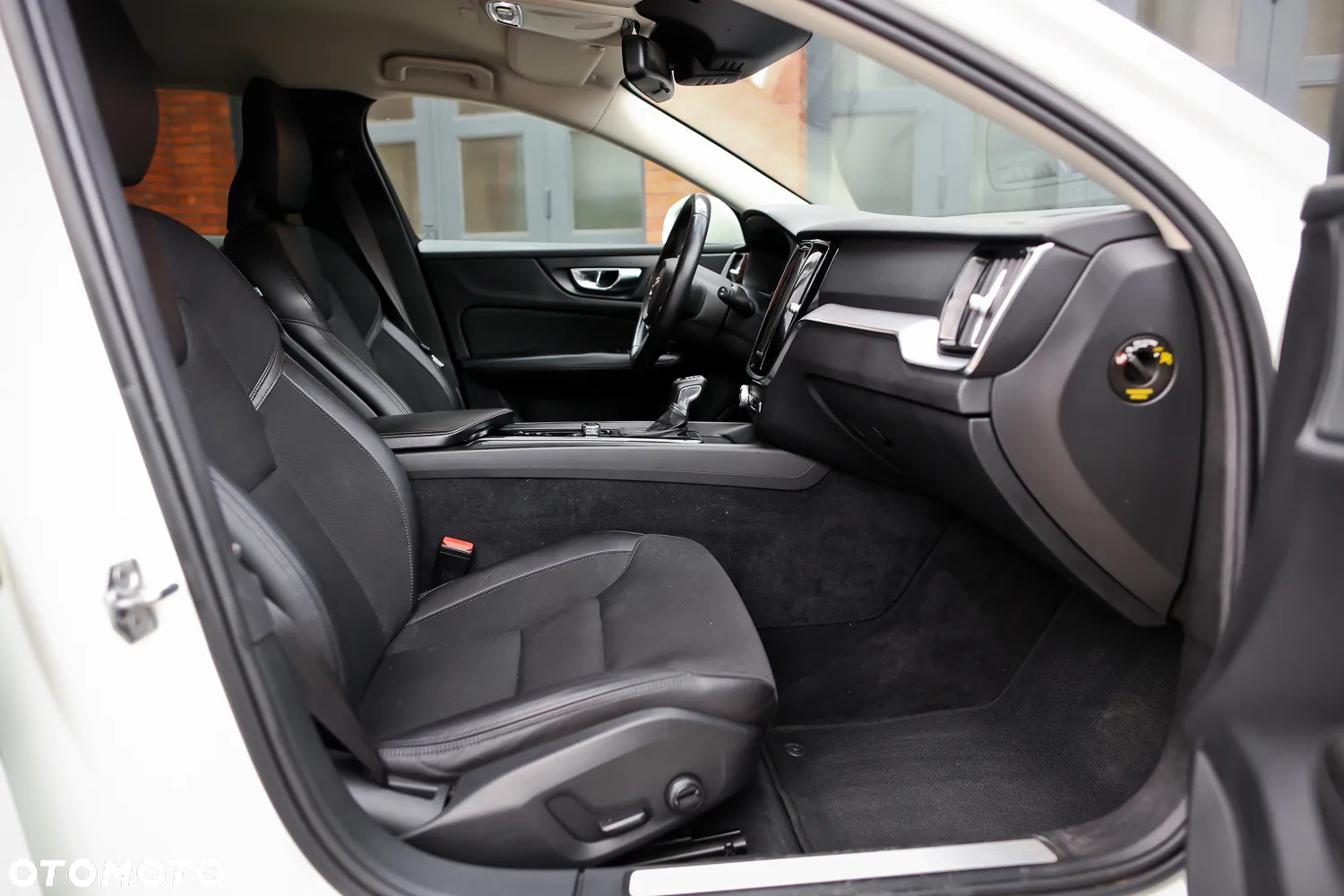 Volvo V60 Cross Country Pro D4 AWD - 23