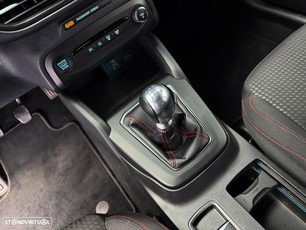 Ford Focus 1.0 EcoBoost MHEV ST-Line - 26