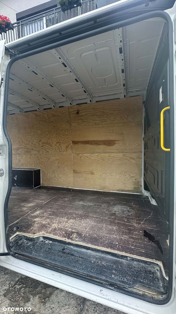 Volkswagen Crafter - 12