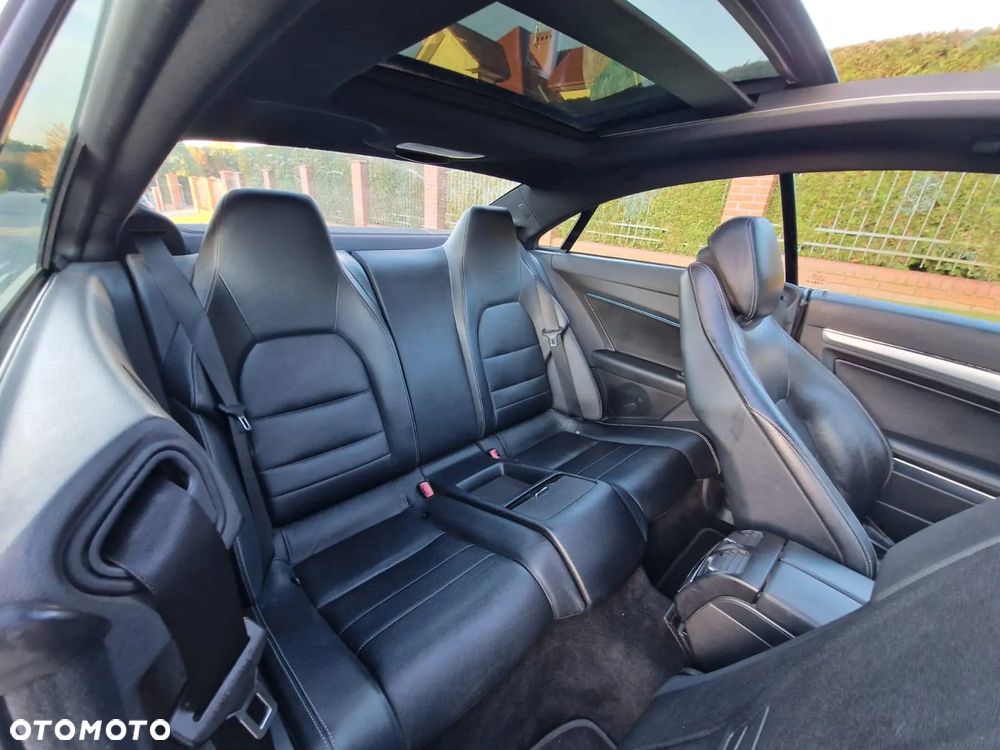 Mercedes-Benz Klasa E 350 CDI DPF Coupe BlueEFFICIENCY 7G-TRONIC Avantgarde - 23