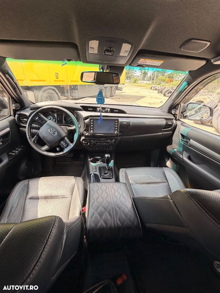 Toyota Hilux 2.8D 204CP 4x4 Double Cab AT GR Sport - 9