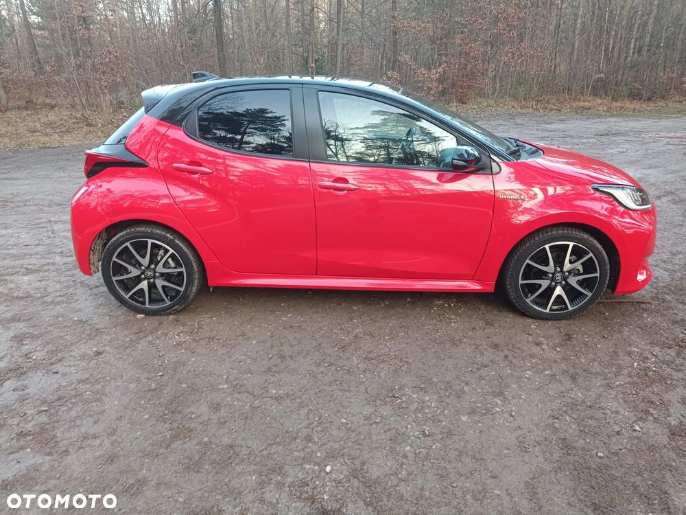 Toyota Yaris Hybrid 100 Premium - 3