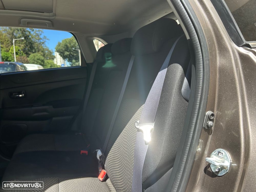 Mitsubishi ASX 1.8 DI-D Intense - 15