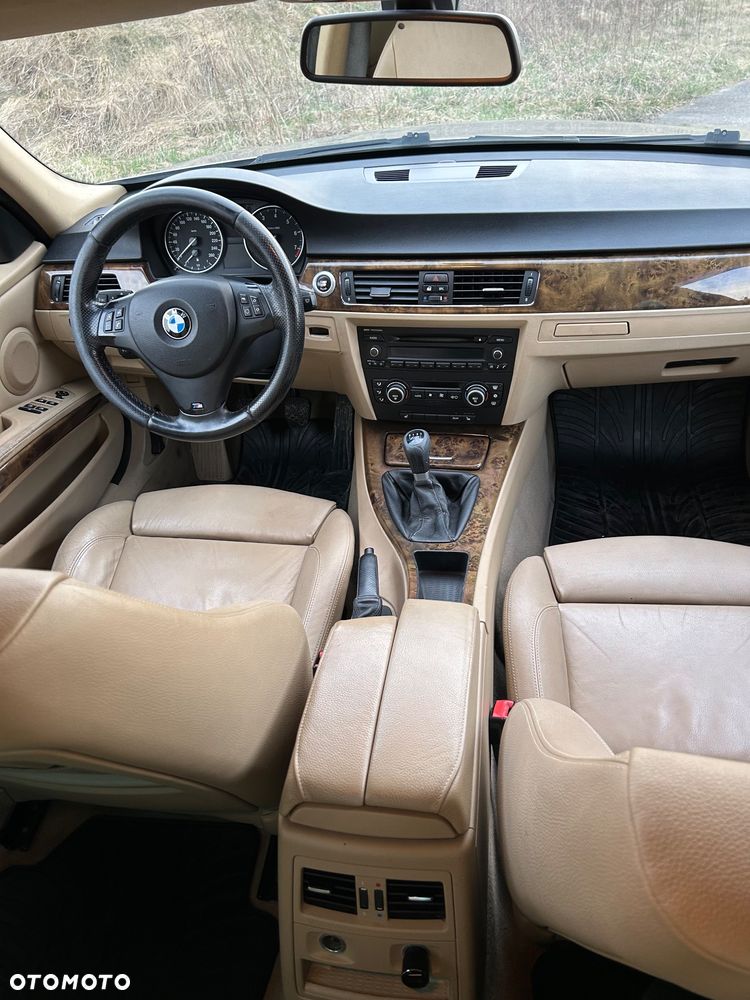 BMW Seria 3 320i Edition Sport - 15