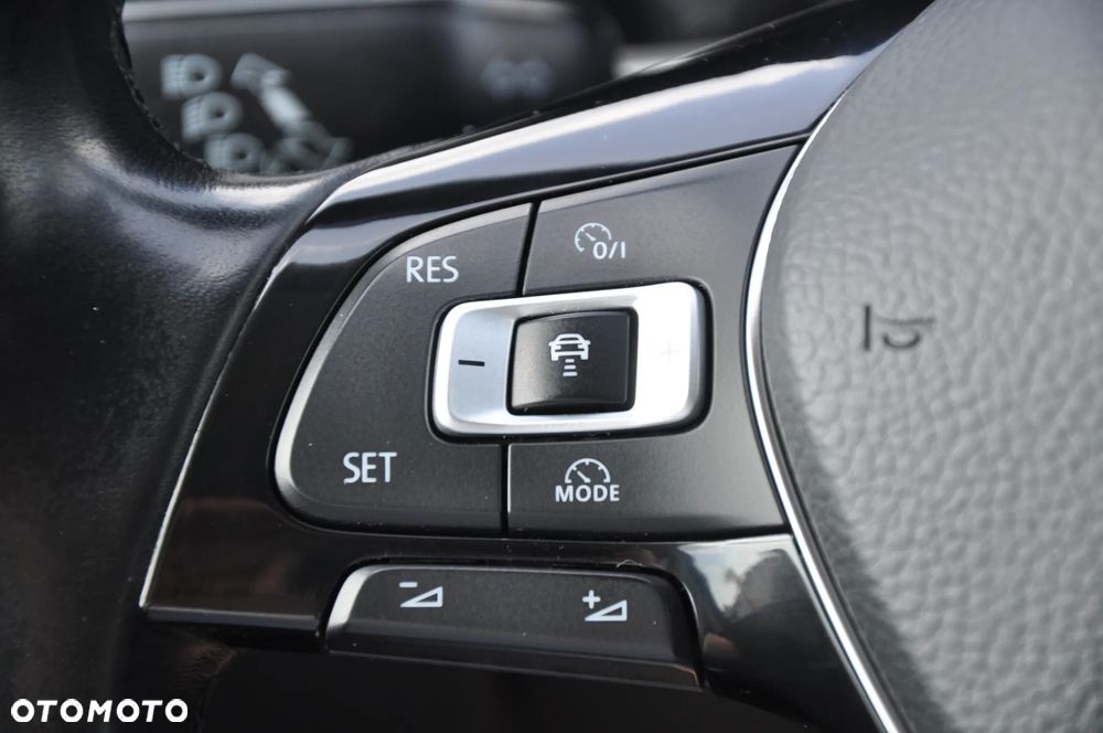 Volkswagen Touran 2.0 TDI SCR Comfortline - 37