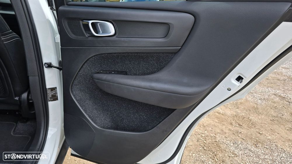 Volvo XC 40 - 30