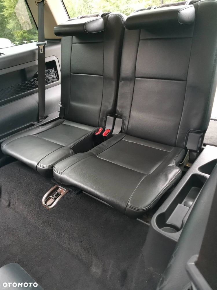 Ford Explorer 2010 photo 3