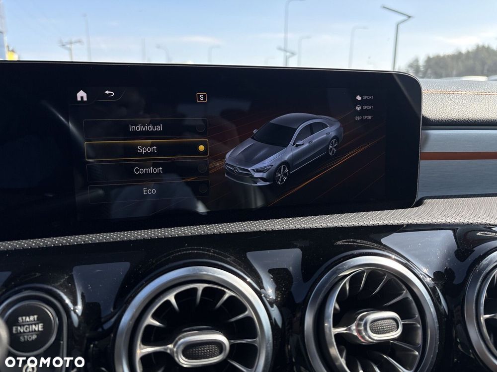 Mercedes-Benz CLA 220 4-Matic Edition 1 7G-DCT - 27