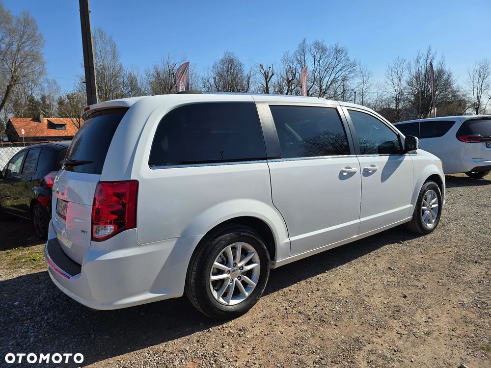 Dodge Grand Caravan - 15