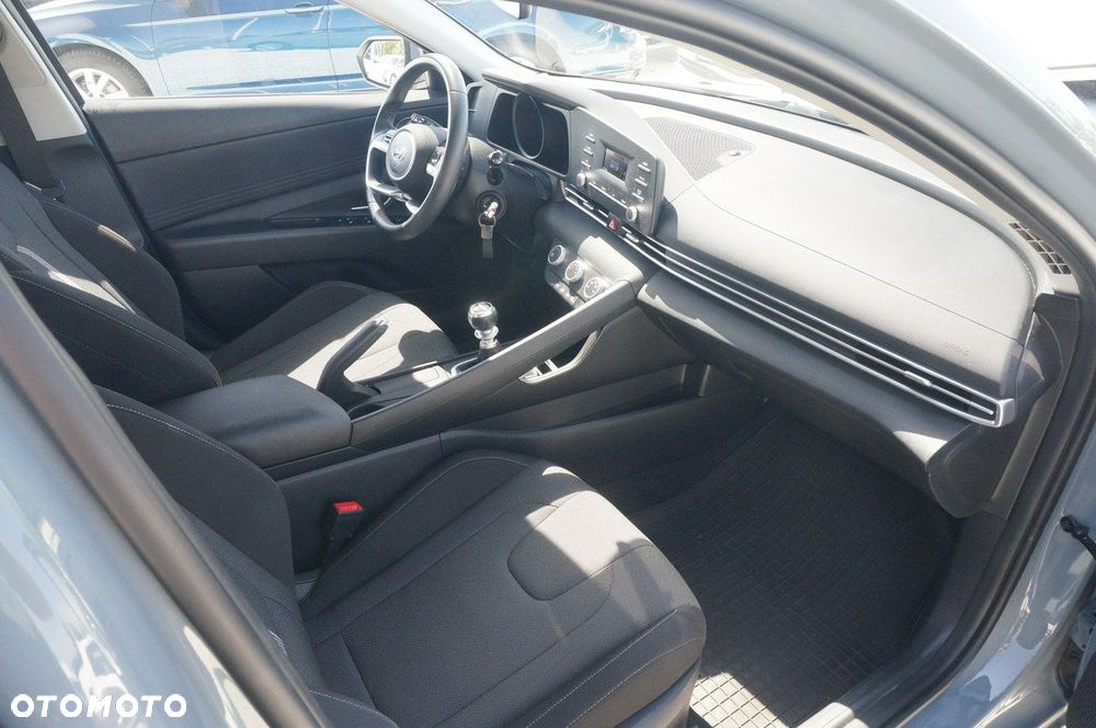 Hyundai Elantra 1.6 Modern - 25