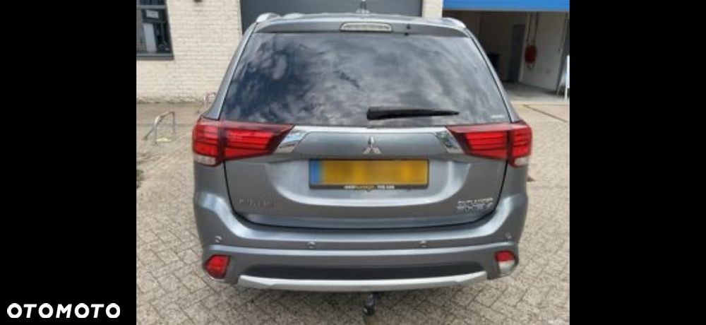 Mitsubishi Outlander Intense + - 31