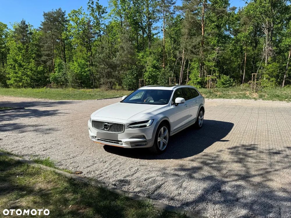 Volvo V90 Cross Country - 2