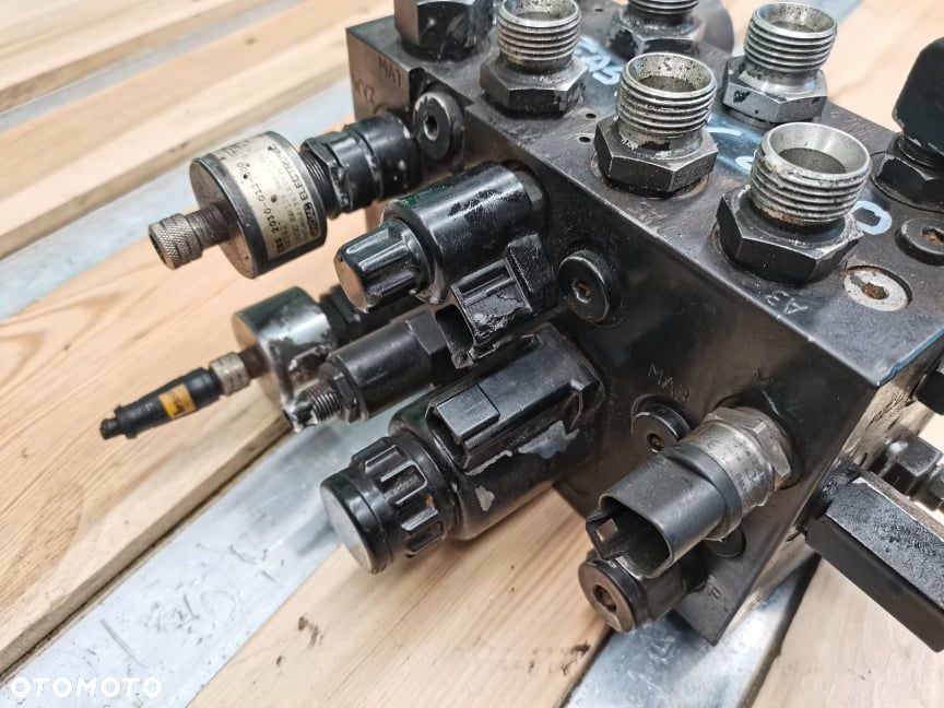 Blok hydrauliczny JCB 8330 Fastrack Hydac 400A6231 - 11