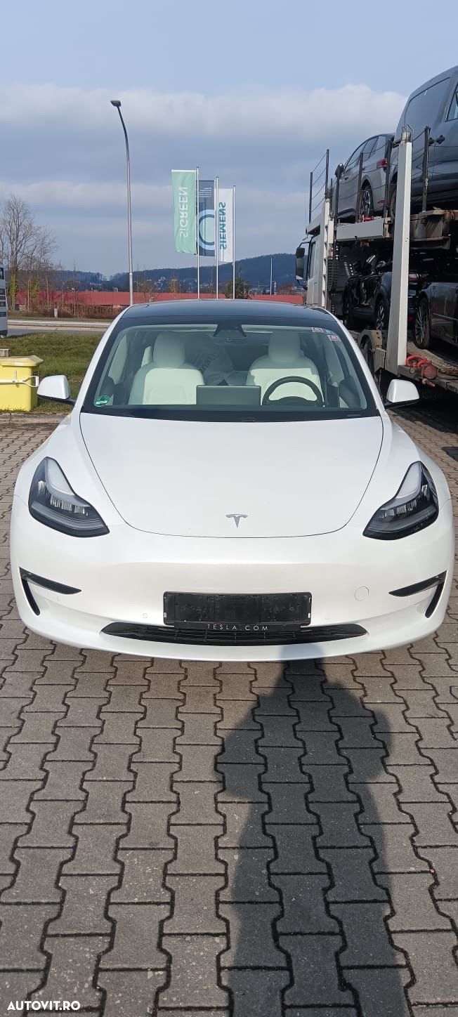 Tesla Model 3 Langstreckenbatterie Allradantrieb Dual Motor - 1
