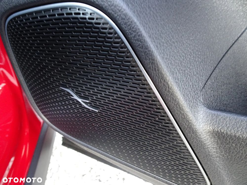 Mercedes-Benz GLA - 8