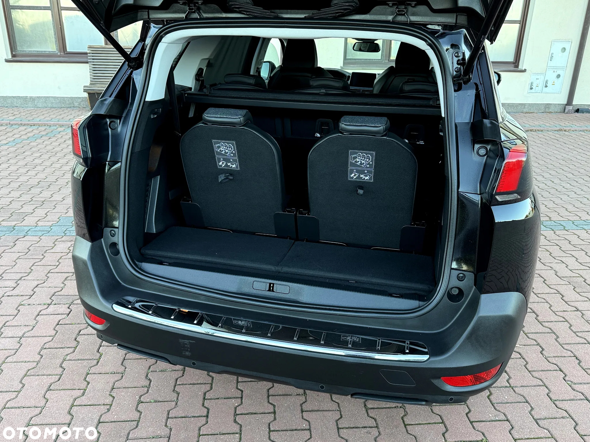Peugeot 5008 1.6 PureTech Allure S&S EAT8 - 33