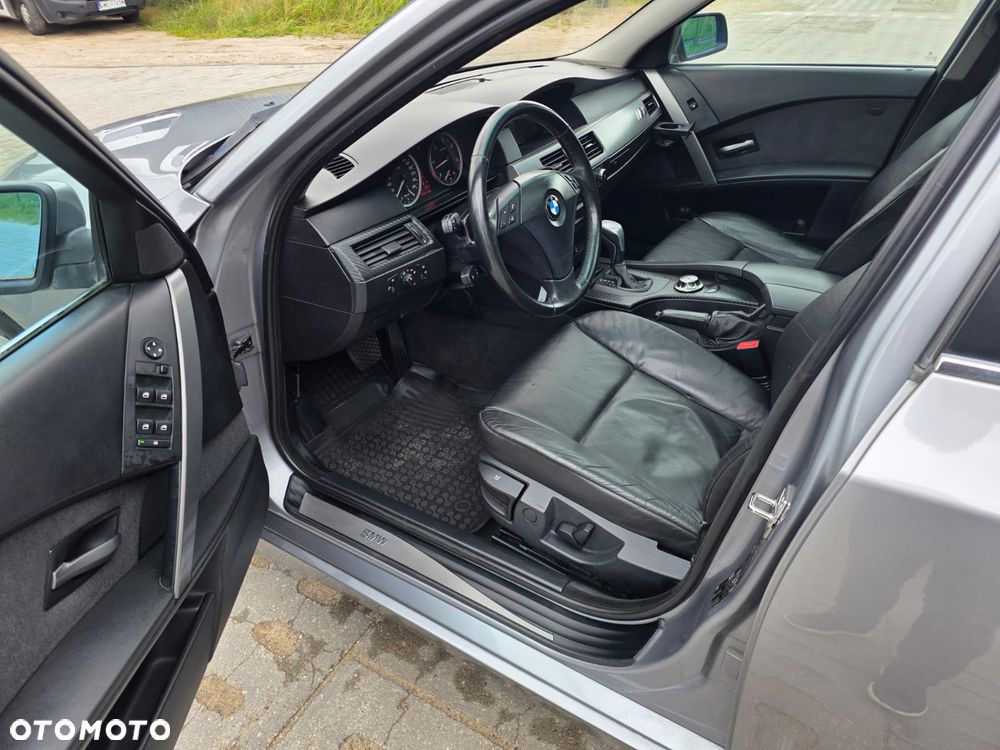 BMW Seria 5 525d - 14
