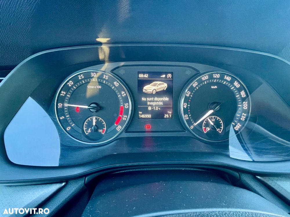 Skoda Octavia 2.0 TDI AMBITION - 9