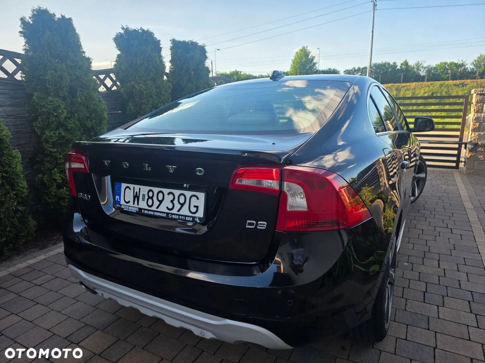 Volvo S60 D3 R-Design - 8