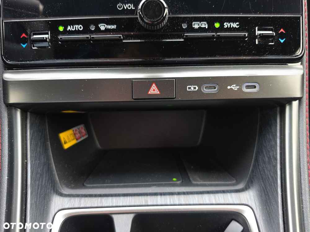 Lexus LBX 1.5 Hybrid Emotion - 17