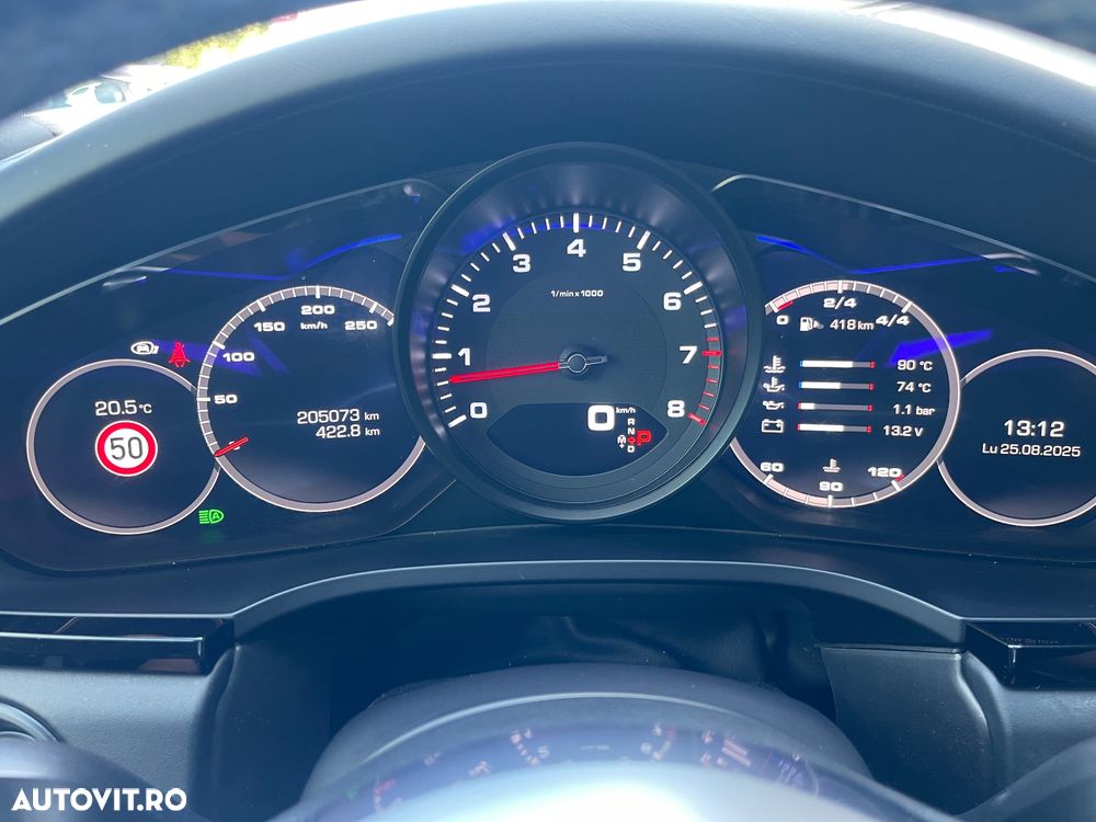 Porsche Cayenne Tiptronic S Platinum Edition - 26