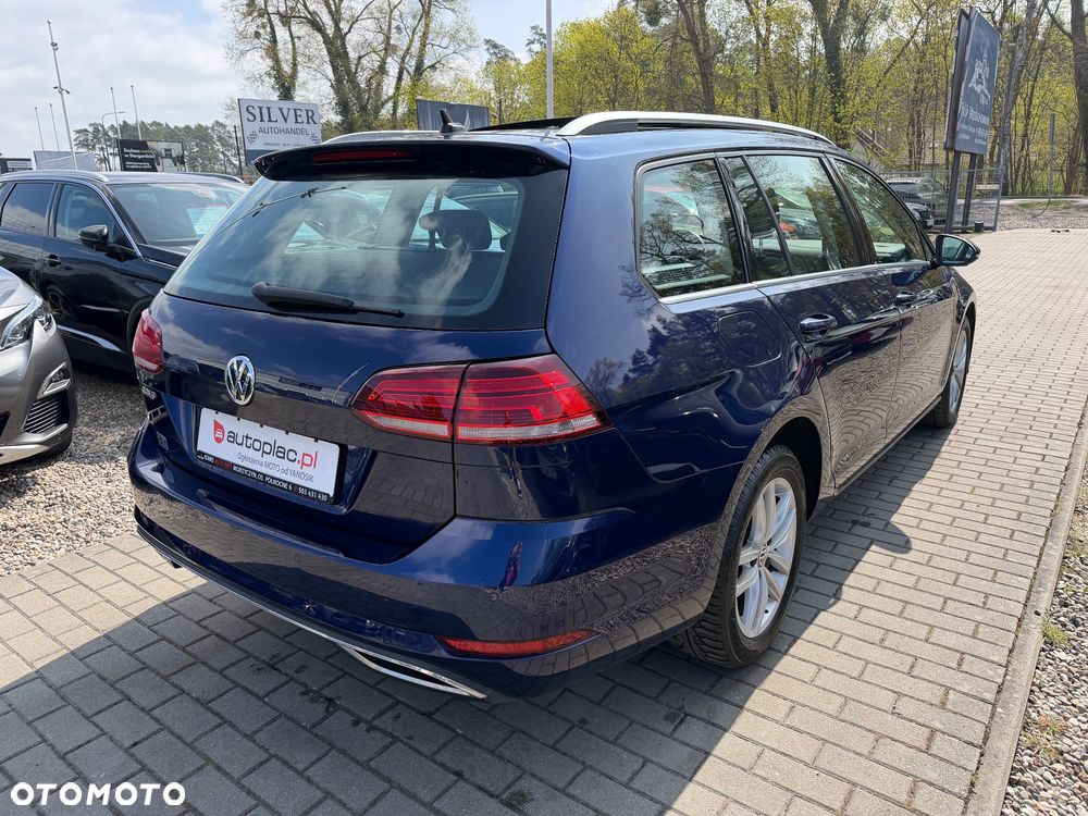 Volkswagen Golf - 8