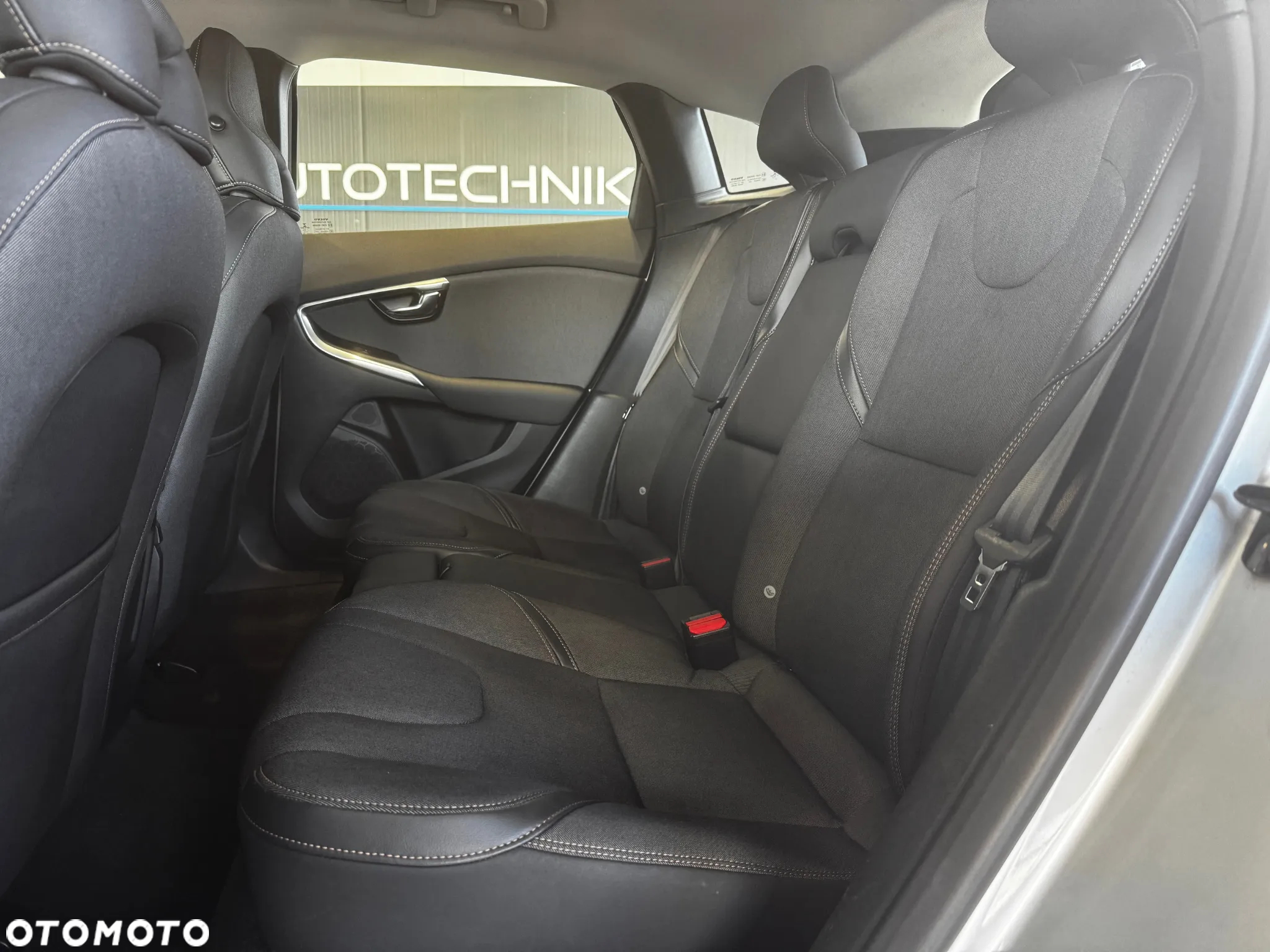 Volvo V40 Cross Country D3 Geartronic Momentum - 15