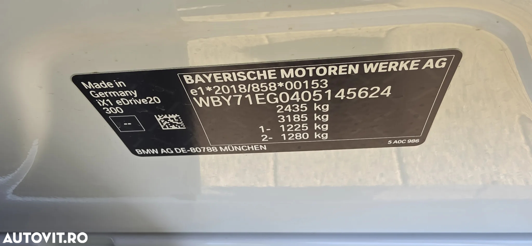 BMW iX1 eDrive20 M Sportpaket - 11