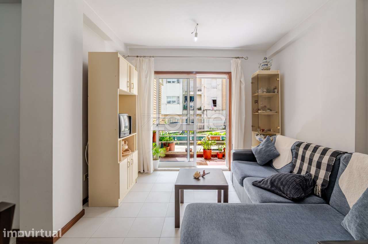 Apartamento T3 com garagem, varanda e arrumos - Grande imagem: 2/24