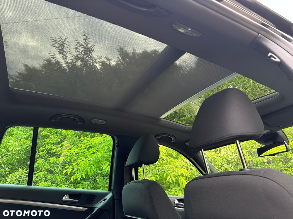 Volkswagen Tiguan 2.0 TDI DPF 4Motion BlueMotion Technology DSG Sport & Style - 24