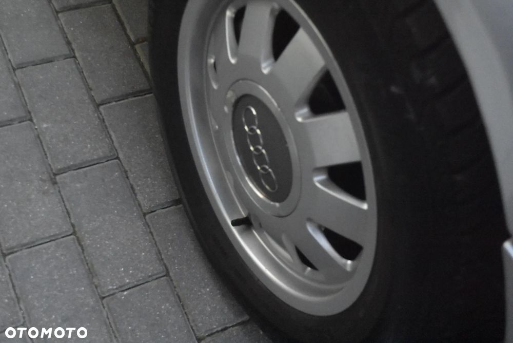 Audi A4 Limousine 1.6 - 24