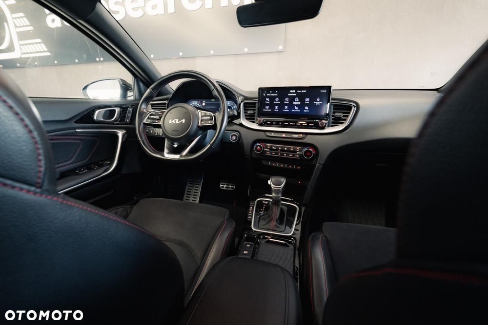 Kia ProCeed 1.6 T-GDI GT DCT - 17
