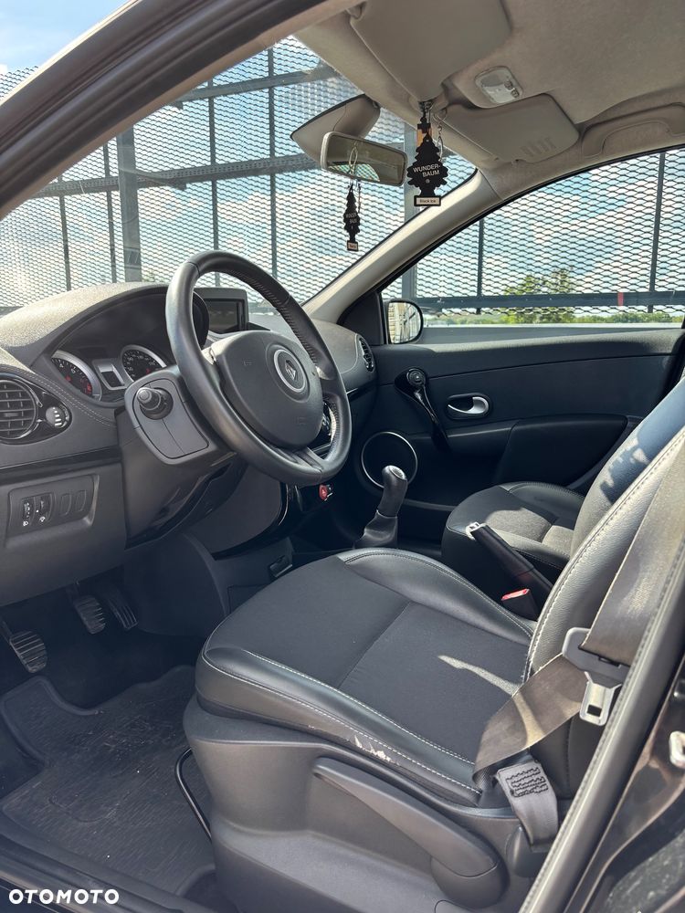 Renault Clio - 14