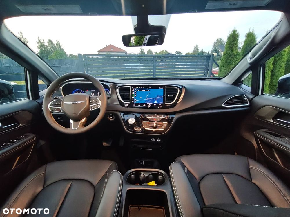 Chrysler Pacifica - 10
