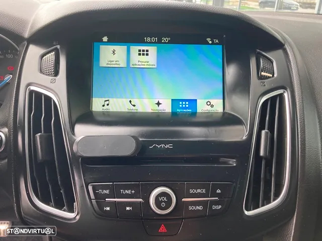 Ford Focus 1.0 EcoBoost S&S ST-Line - 22
