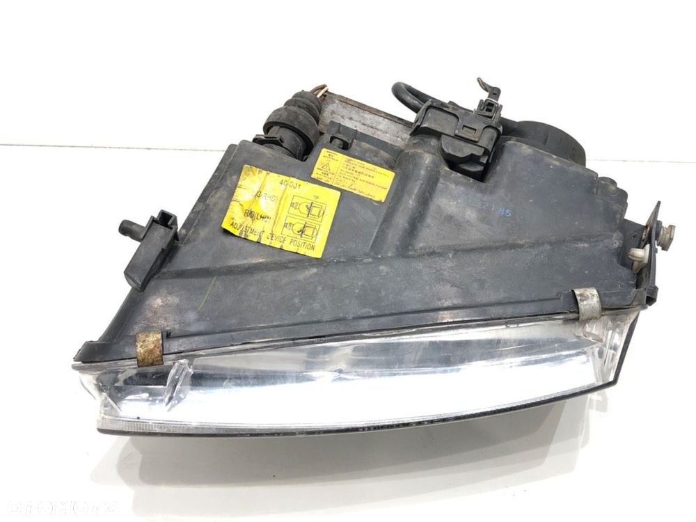 REFLEKTOR PRAWY PRZÓD XENON  VW PASSAT B5 Variant (3B5) 1997 - 2001 2.5 TDI Syncro/4motion 110 kW - 4