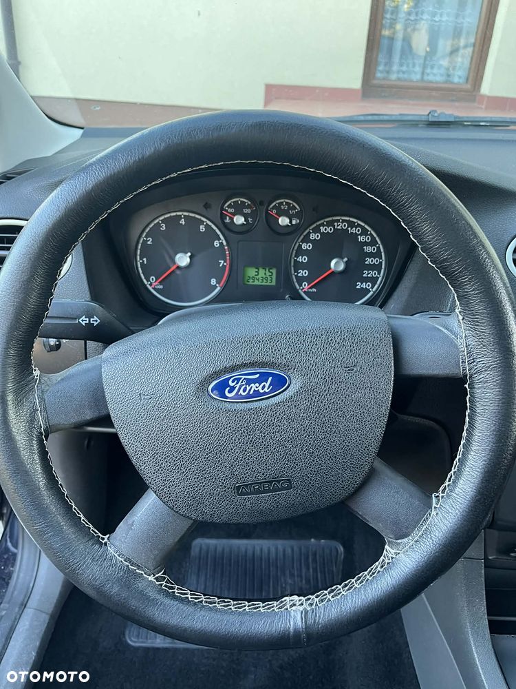 Ford Focus 1.6 Ambiente - 5