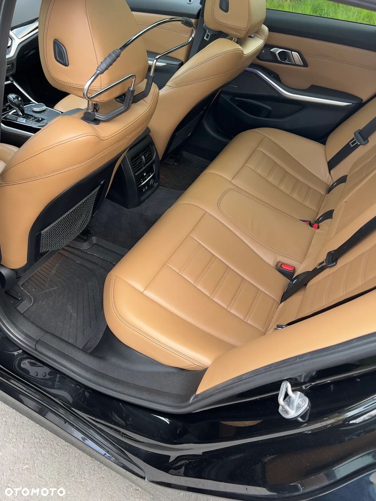 BMW Seria 3 330i Sport Line sport - 26