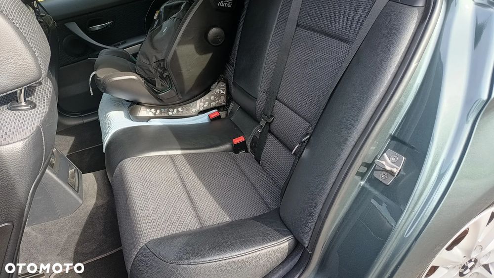 BMW Seria 3 320i - 12