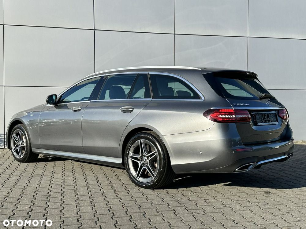 Mercedes-Benz Klasa E 300 de AMG - 11