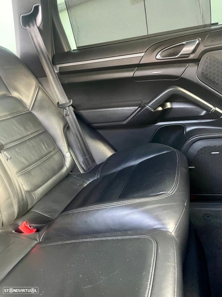 Porsche Cayenne Tiptronic - 7
