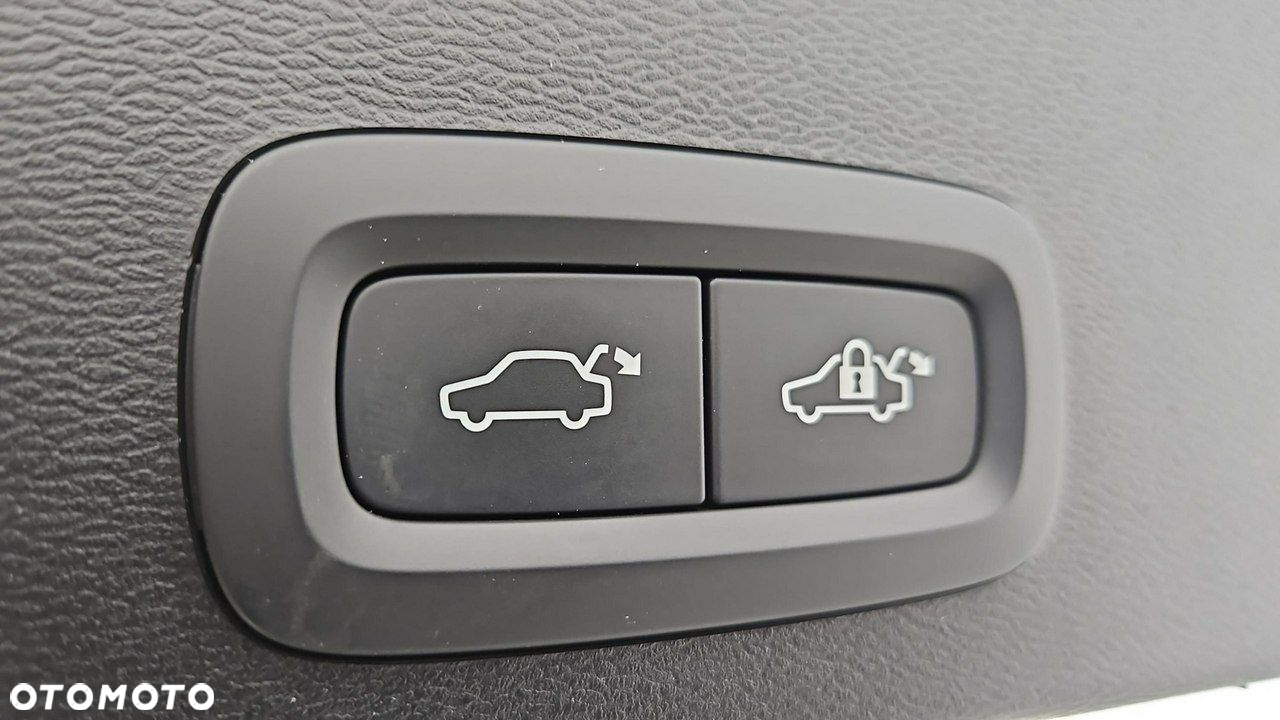 Volvo XC 40 T5 Plug-In Hybrid R-Design - 25